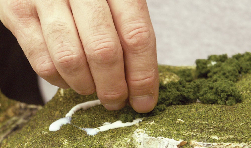 Scenic Glue 8 fl. oz. S190